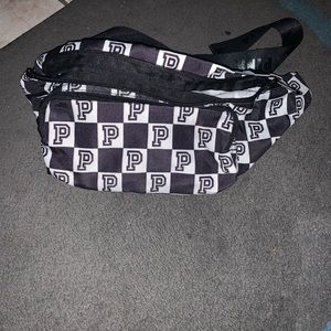 Victoria’s Secret pink Fannypack